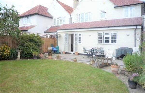 Beech Walk, Mill Hill